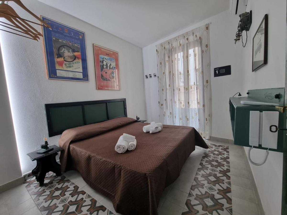 Casa Viotti Le Fuoriserie Palermo Buitenkant foto